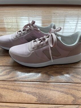 New Balance 8M Women's 215  Blush Pink  Sneakers